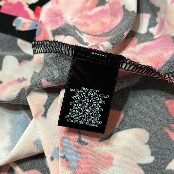 Liz Claiborne Career Woman, Floral Black and Pink Women's Top Plus Size 1X - Picture 6 of 10